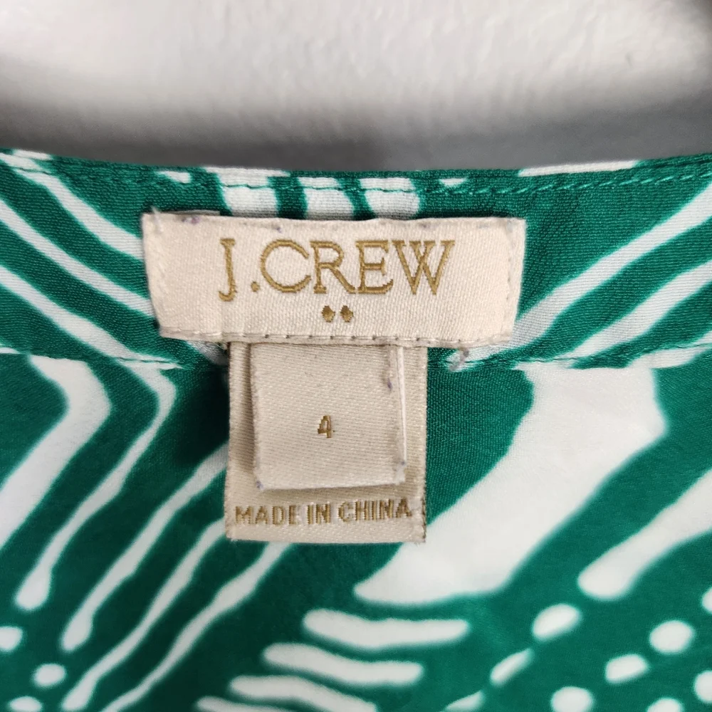 EUC J. Crew Green and White Print Sleeveless Blouse Top Size 4‎ #616